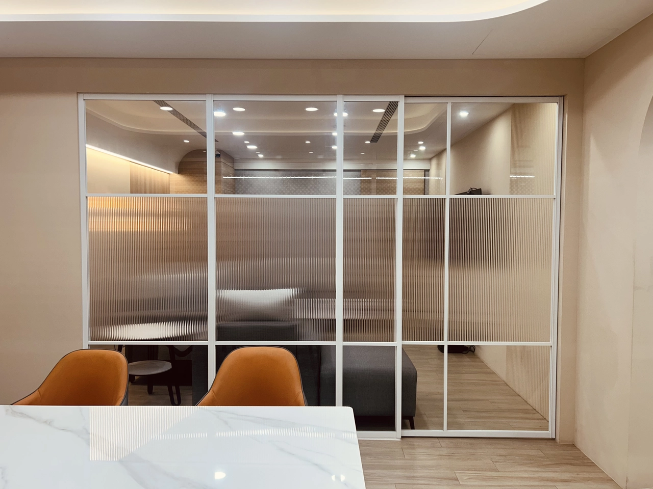 台中當舖暖色系空間提供安心的典當服務